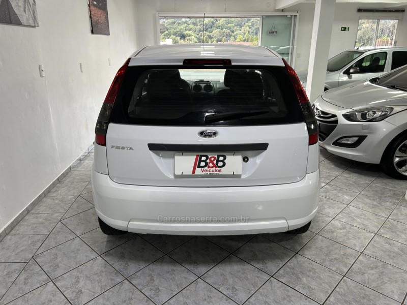 FIESTA 1.0 MPI CLASS 8V FLEX 4P MANUAL - 2013 - NOVA PRATA