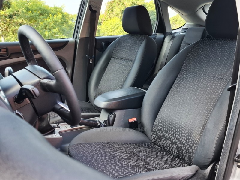 FOCUS 1.6 GL 16V FLEX 4P MANUAL - 2012 - BENTO GONçALVES