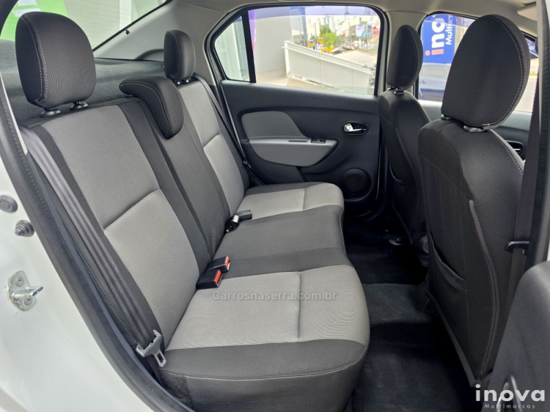 LOGAN 1.6 DYNAMIQUE 8V FLEX 4P MANUAL - 2015 - NOVO HAMBURGO