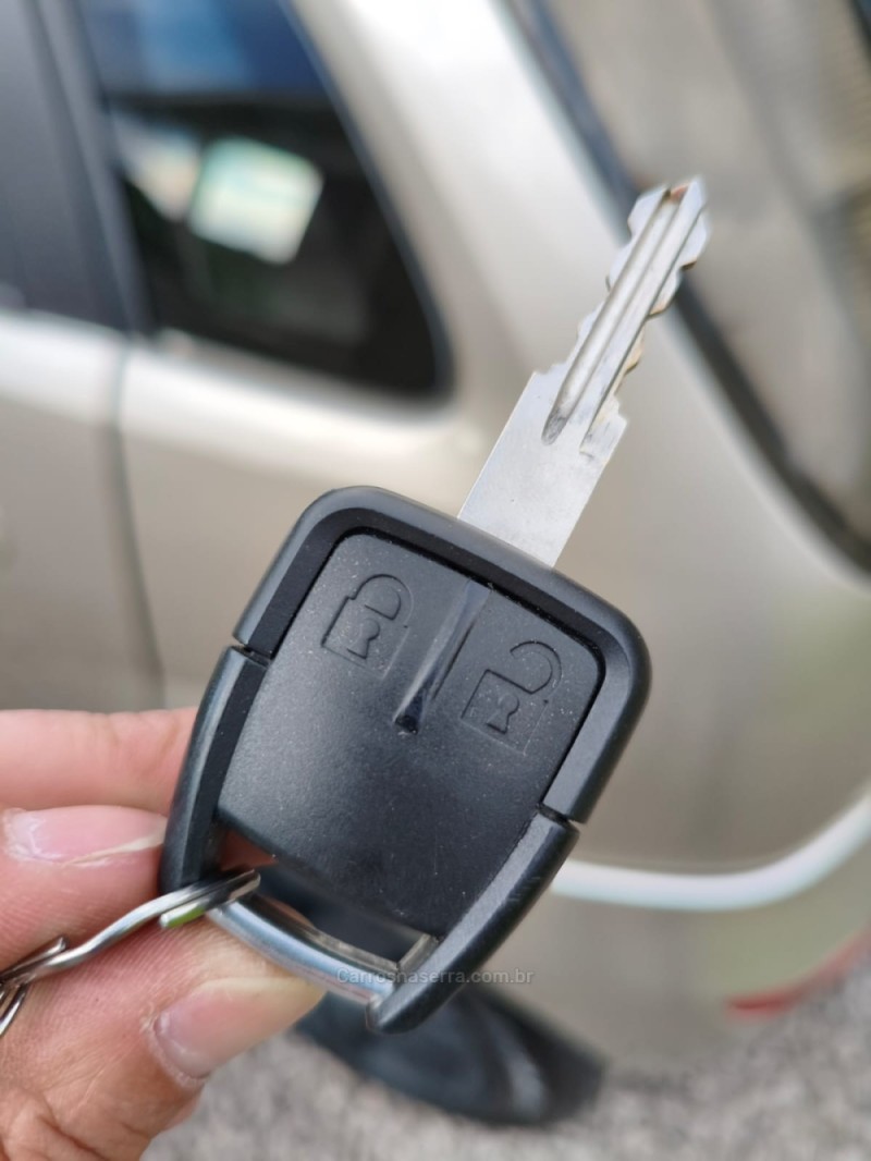 CORSA 1.4 MPFI MAXX 8V FLEX 4P MANUAL - 2012 - NOVA BASSANO