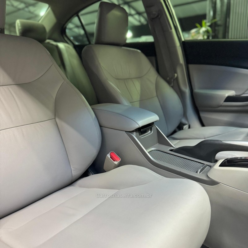 CIVIC 2.0 LXR 16V FLEX 4P AUTOMÁTICO - 2016 - ESTâNCIA VELHA