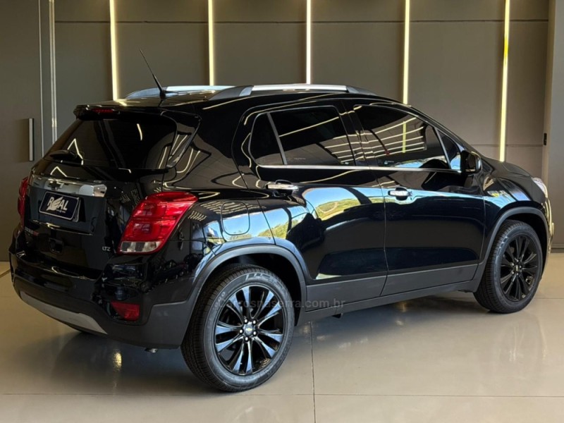 TRACKER 1.4 16V TURBO FLEX LTZ AUTOMÁTICO - 2017 - SAPIRANGA