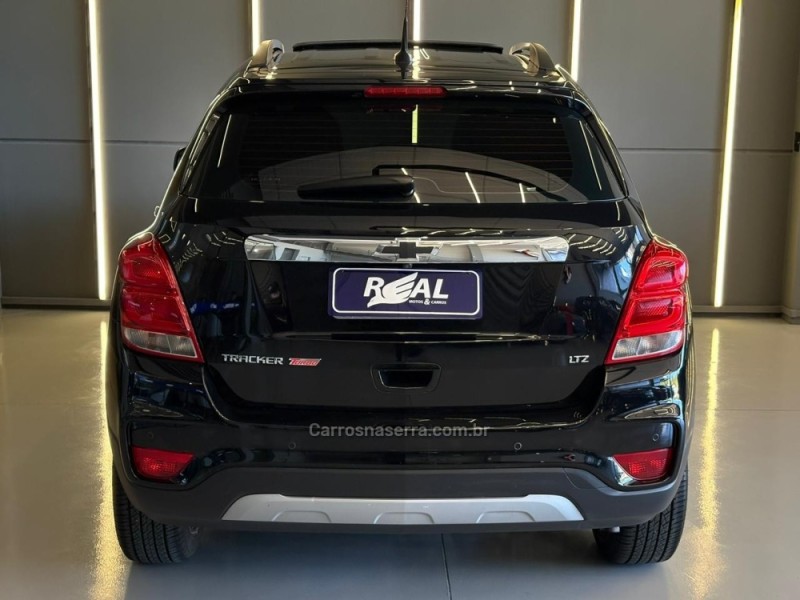 TRACKER 1.4 16V TURBO FLEX LTZ AUTOMÁTICO - 2017 - SAPIRANGA