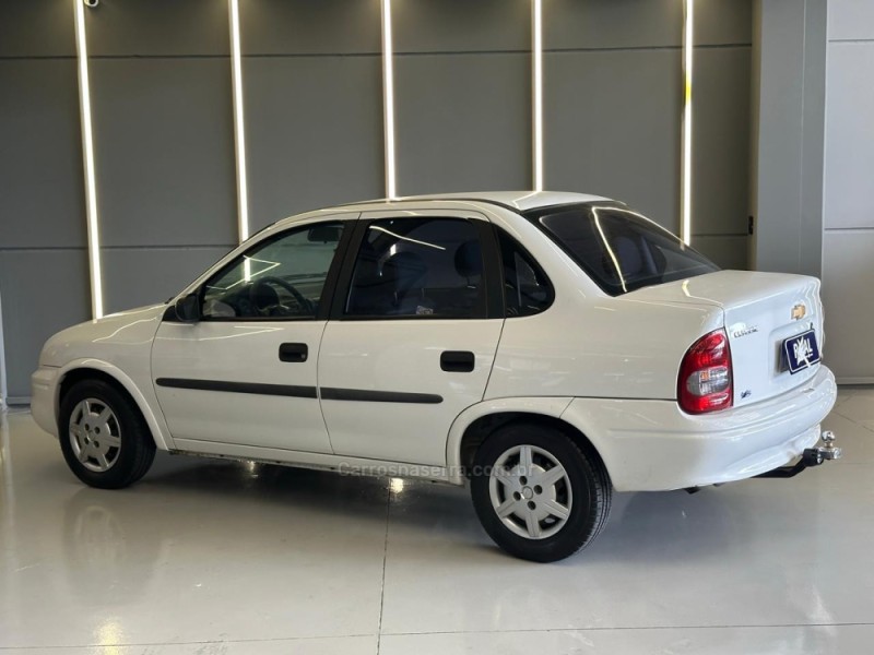 CLASSIC 1.0 VHC LIFE 8V FLEX 4P MANUAL - 2010 - SAPIRANGA