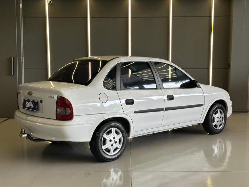 CLASSIC 1.0 VHC LIFE 8V FLEX 4P MANUAL - 2010 - SAPIRANGA