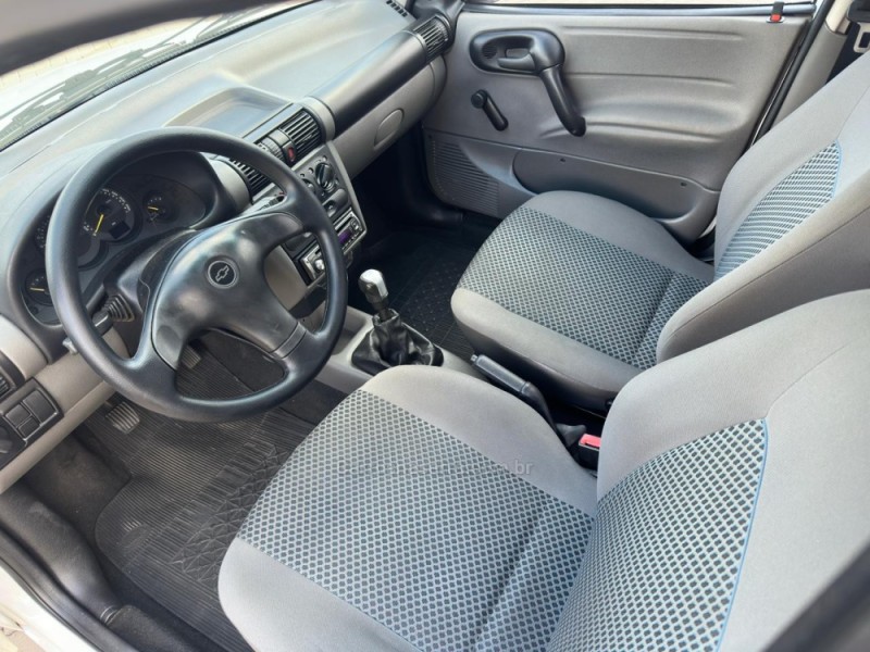 CLASSIC 1.0 VHC LIFE 8V FLEX 4P MANUAL - 2010 - SAPIRANGA