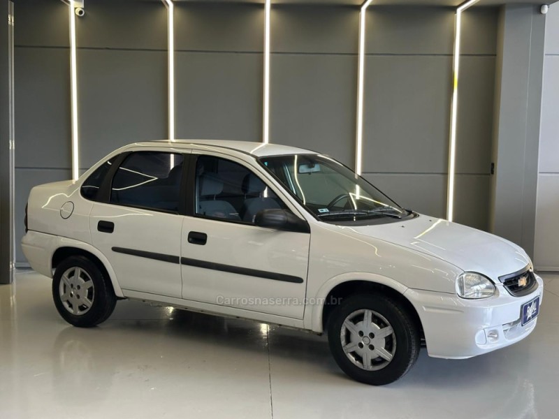 CLASSIC 1.0 VHC LIFE 8V FLEX 4P MANUAL - 2010 - SAPIRANGA