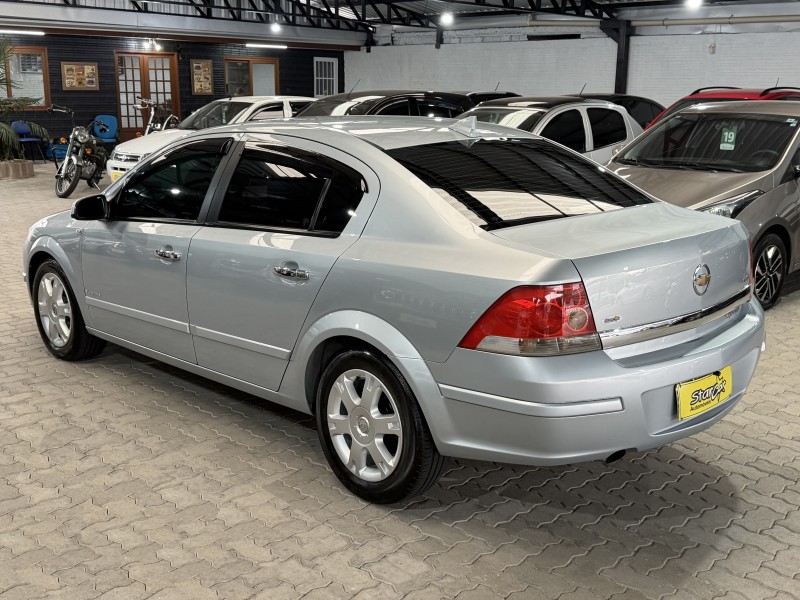 VECTRA 2.0 MPFI ELEGANCE 8V FLEX 4P AUTOMÁTICO - 2006 - CAXIAS DO SUL