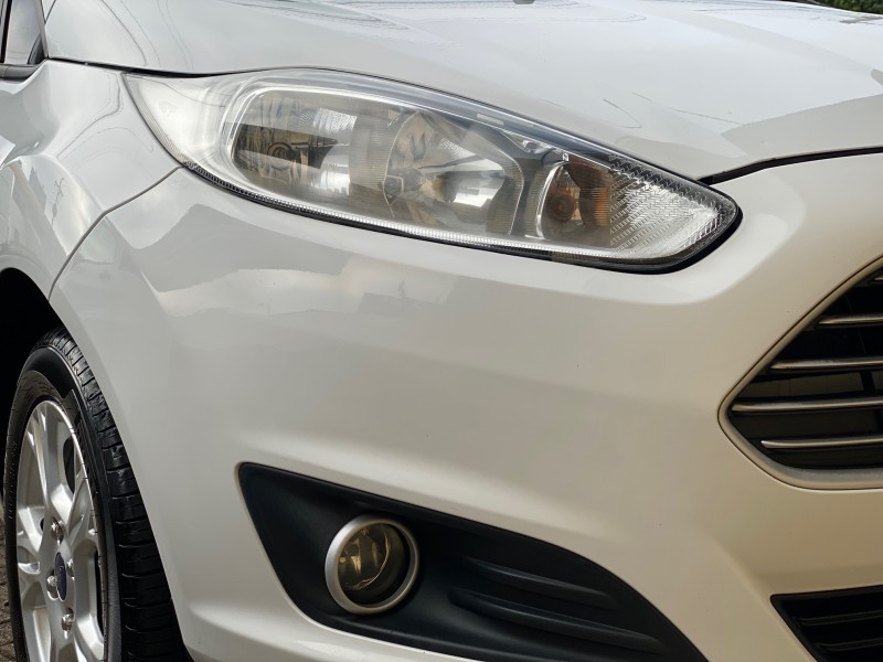 fiesta 1.6 se hatch 16v flex 4p automatico 2014 caxias do sul