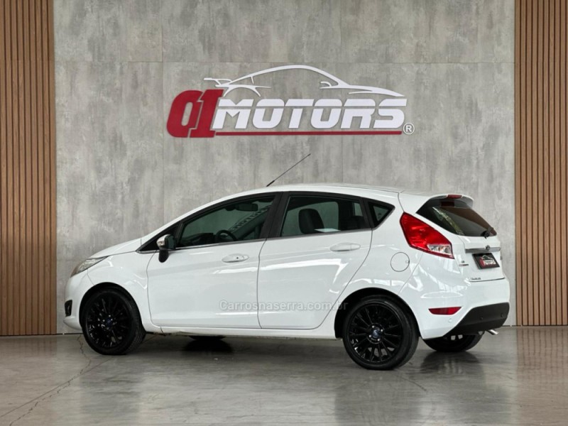 FIESTA 1.6 TITANIUM HATCH 16V FLEX 4P AUTOMÁTICO - 2016 - NOVO HAMBURGO