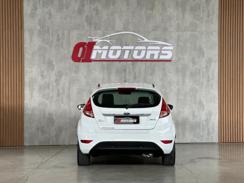 FIESTA 1.6 TITANIUM HATCH 16V FLEX 4P AUTOMÁTICO - 2016 - NOVO HAMBURGO