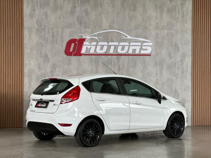 FIESTA 1.6 TITANIUM HATCH 16V FLEX 4P AUTOMÁTICO - 2016 - NOVO HAMBURGO