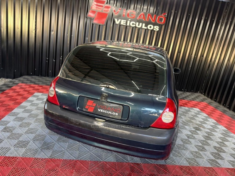 CLIO 1.0 AUTHENTIQUE 16V GASOLINA 4P MANUAL - 2003 - CAXIAS DO SUL