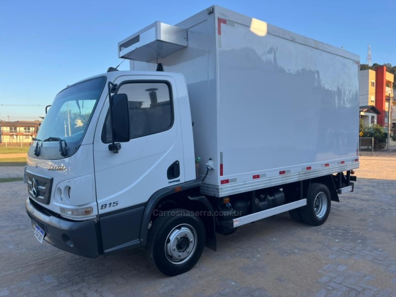ACCELO 815 
