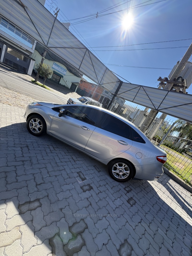 FIESTA 1.6 SEL SEDAN 16V FLEX 4P MANUAL  - 2015 - CAXIAS DO SUL