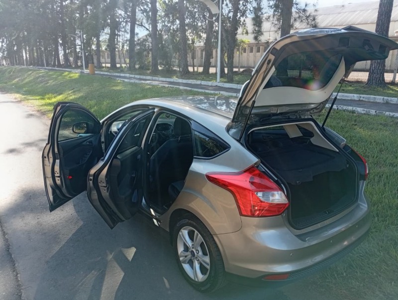 FOCUS 1.6 S HATCH 16V FLEX 4P AUTOMÁTICO - 2014 - VENâNCIO AIRES