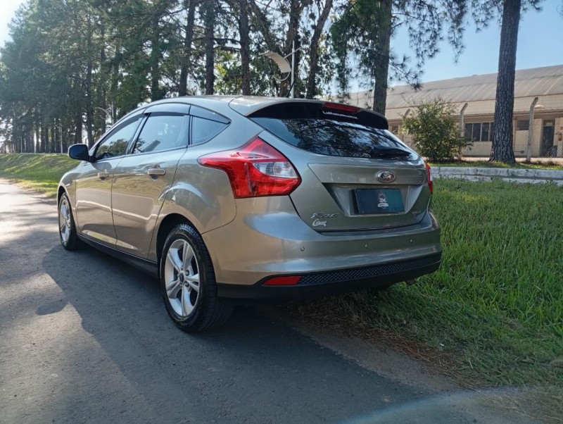 FOCUS 1.6 S HATCH 16V FLEX 4P AUTOMÁTICO - 2014 - VENâNCIO AIRES
