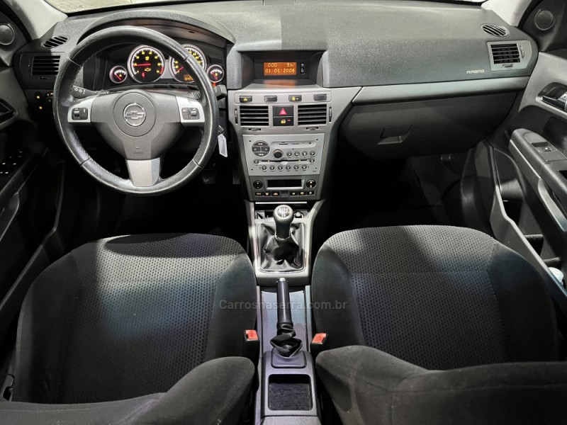 VECTRA 2.0 SFI GT HATCH 8V FLEX 4P MANUAL - 2008 - CAXIAS DO SUL