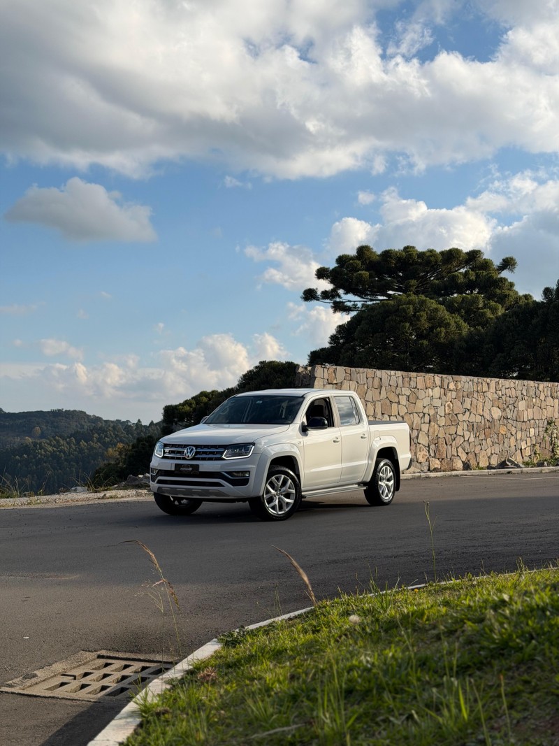 AMAROK 3.0 V6 TDI HIGHLINE CD DIESEL 4MOTION AUTOMÁTICO - 2024 - ANTôNIO PRADO