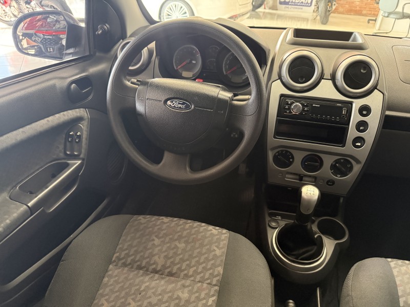 FIESTA 1.6 ROCAM HATCH 8V FLEX 4P MANUAL - 2014 - FARROUPILHA