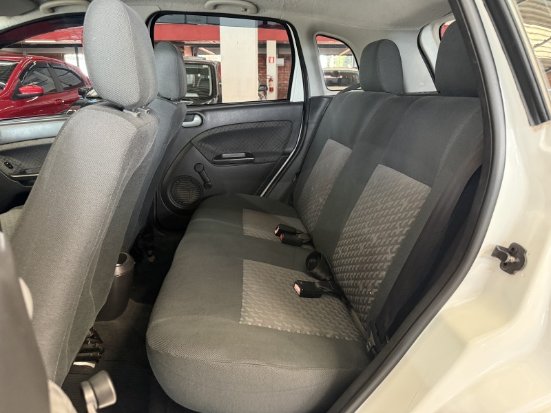 FIESTA 1.6 ROCAM HATCH 8V FLEX 4P MANUAL - 2014 - FARROUPILHA