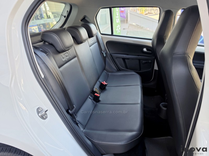 UP 1.0 MPI HIGH UP 12V FLEX 4P AUTOMATIZADO - 2015 - NOVO HAMBURGO