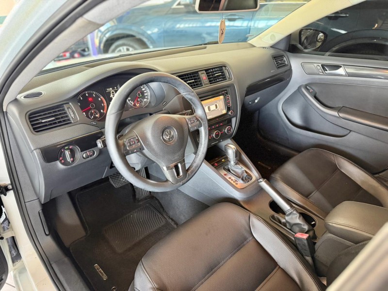 JETTA 2.0 COMFORTLINE FLEX 4P TIPTRONIC - 2014 - CAXIAS DO SUL