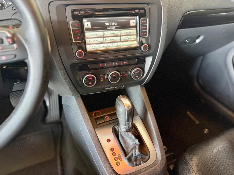 JETTA 2.0 COMFORTLINE FLEX 4P TIPTRONIC - 2014 - CAXIAS DO SUL