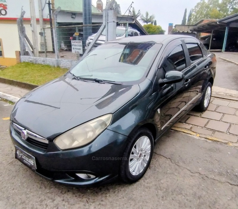 grand siena 1.6 mpi essence 16v flex 4p manual 2015 caxias do sul