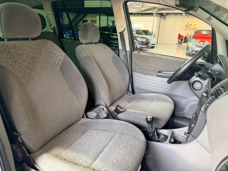 ZAFIRA 2.0 MPFI ELEGANCE 16V GASOLINA 4P AUTOMÁTICO - 2006 - NOVO HAMBURGO