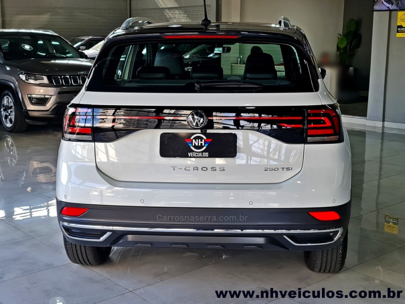T-CROSS 1.4 HIGHLINE TSI 16V FLEX 4P AUTOMÁTICO - 2022 - NOVO HAMBURGO
