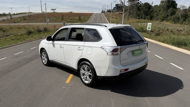 OUTLANDER 2.0 16V GASOLINA 4P AUTOMÁTICO - 2014 - VILA FLORES