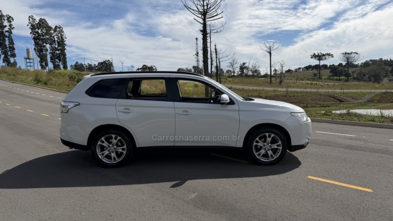 OUTLANDER 2.0 16V GASOLINA 4P AUTOMÁTICO - 2014 - VILA FLORES