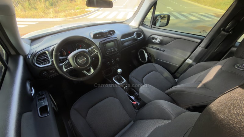 RENEGADE 1.8 16V FLEX 4P MANUAL - 2019 - VILA FLORES