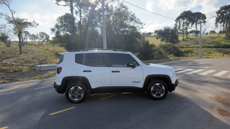 RENEGADE 1.8 16V FLEX 4P MANUAL - 2019 - VILA FLORES