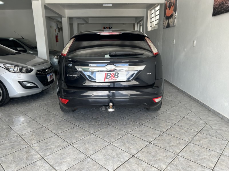 FOCUS 2.0 GHIA 16V GASOLINA 4P AUTOMÁTICO - 2009 - NOVA PRATA