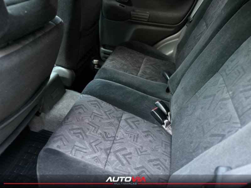 TRACKER 2.0 4X4 8V GASOLINA 4P MANUAL - 2009 - SAPIRANGA