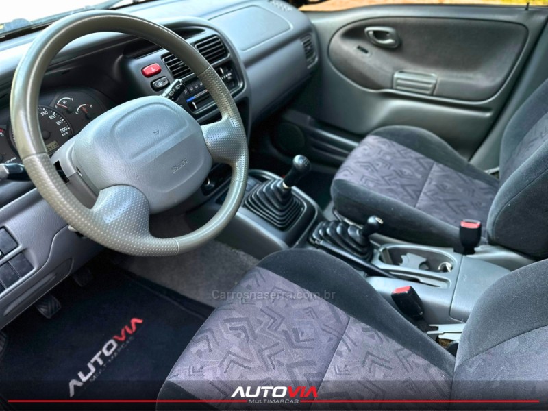TRACKER 2.0 4X4 8V GASOLINA 4P MANUAL - 2009 - SAPIRANGA