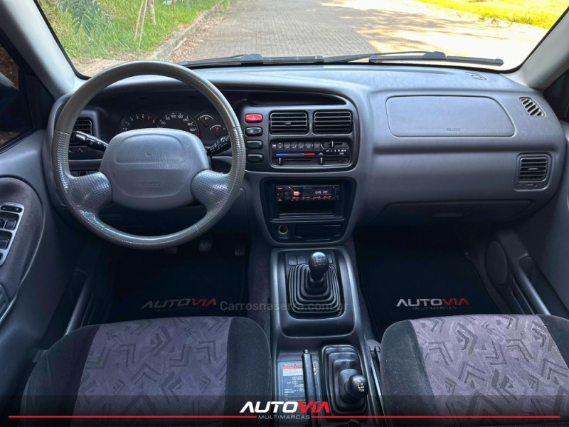 TRACKER 2.0 4X4 8V GASOLINA 4P MANUAL - 2009 - SAPIRANGA