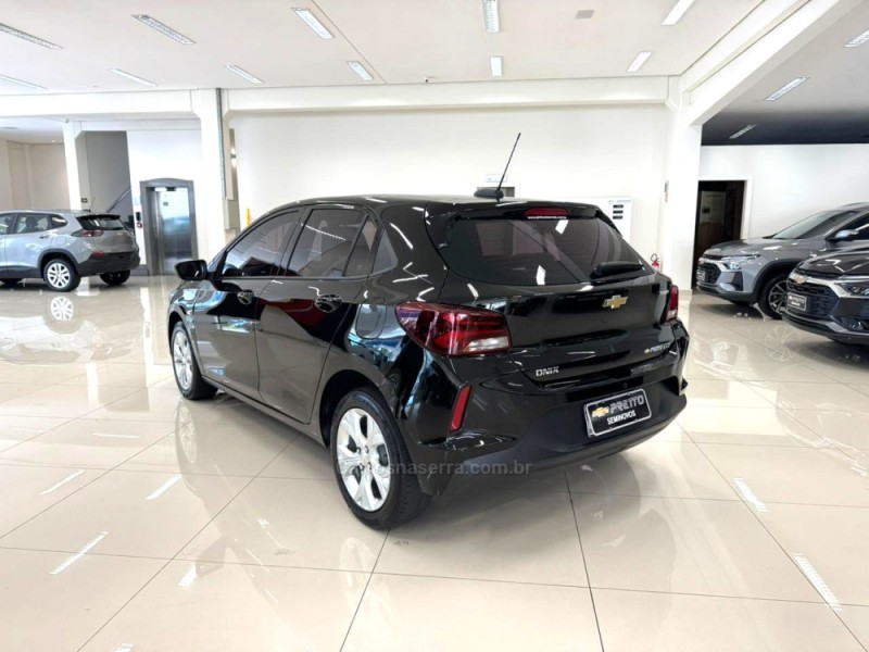 ONIX 1.0 LTZ 12V TURBO FLEX 4P MANUAL - 2023 - VERANóPOLIS