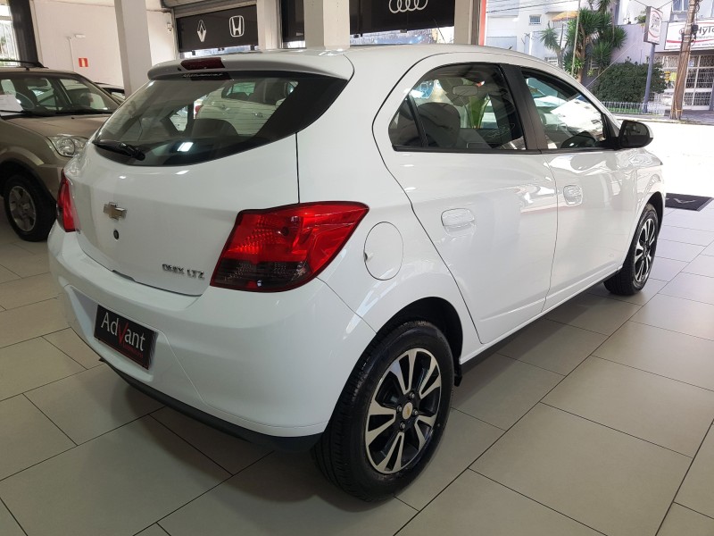 ONIX 1.4 MPFI LTZ 8V FLEX 4P MANUAL - 2015 - CAXIAS DO SUL