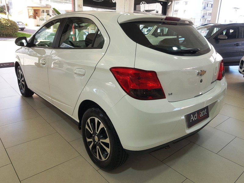 ONIX 1.4 MPFI LTZ 8V FLEX 4P MANUAL - 2015 - CAXIAS DO SUL