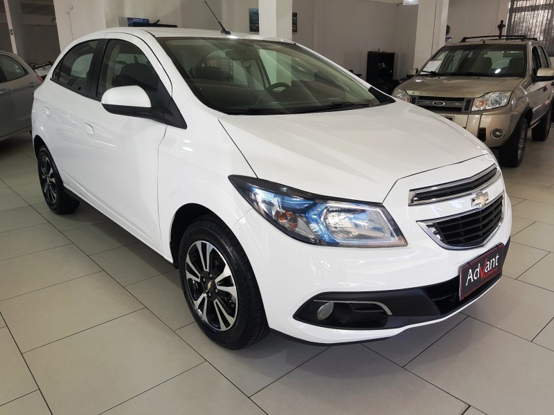 ONIX 1.4 MPFI LTZ 8V FLEX 4P MANUAL - 2015 - CAXIAS DO SUL