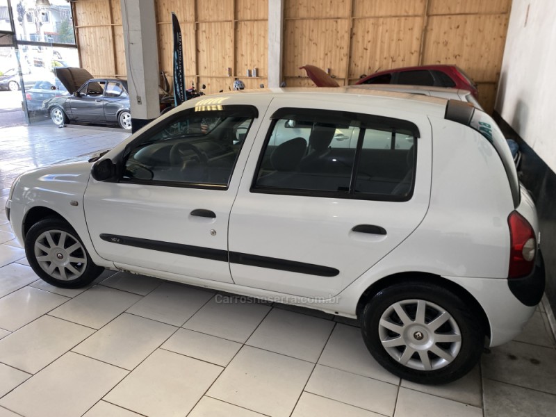 CLIO 1.0 AUTHENTIQUE 16V HI-FLEX 4P MANUAL - 2005 - CAXIAS DO SUL