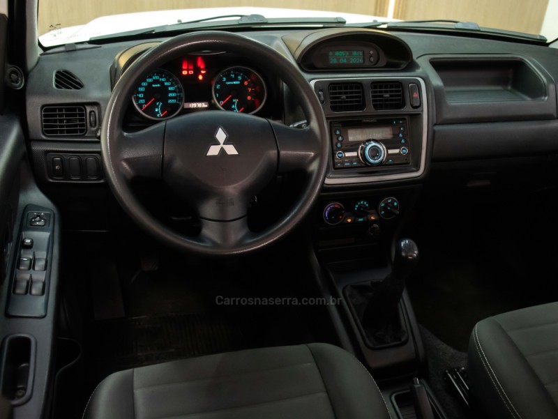 PAJERO TR4 2.0 4X2 16V 140CV FLEX 4P MANUAL - 2013 - CAXIAS DO SUL
