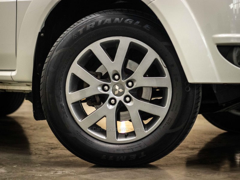 PAJERO TR4 2.0 4X2 16V 140CV FLEX 4P MANUAL - 2013 - CAXIAS DO SUL