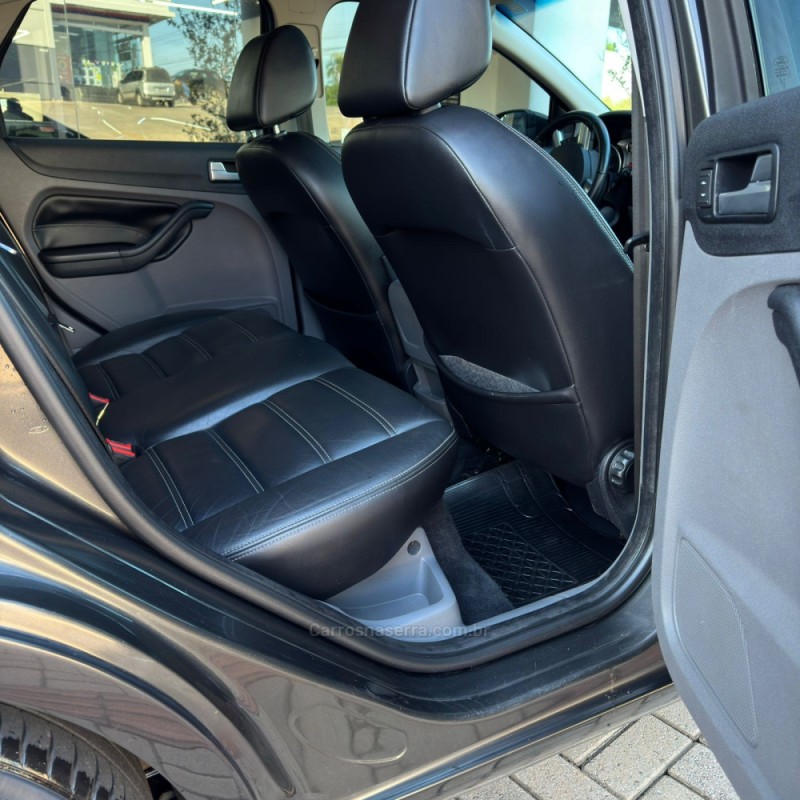 FOCUS 2.0 TITANIUM HATCH 16V FLEX 4P AUTOMÁTICO - 2013 - LAJEADO