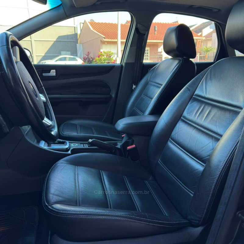 FOCUS 2.0 TITANIUM HATCH 16V FLEX 4P AUTOMÁTICO - 2013 - LAJEADO