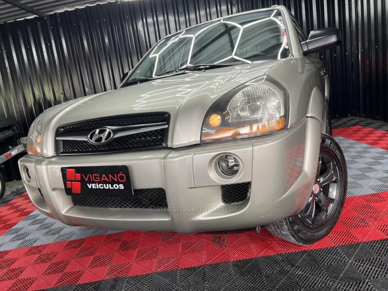 TUCSON 2.0 MPFI GL 16V 142CV 2WD GASOLINA 4P AUTOMÁTICO - 2010 - CAXIAS DO SUL
