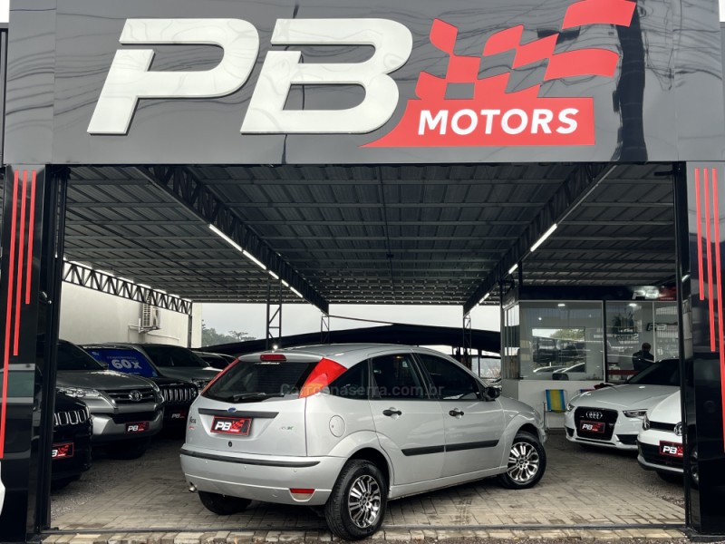 FOCUS 1.6 SE PLUS 16V FLEX 4P MANUAL - 2009 - CAXIAS DO SUL